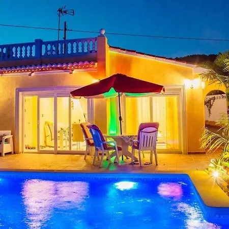 Hayahay With Private Pool & Amazing View *